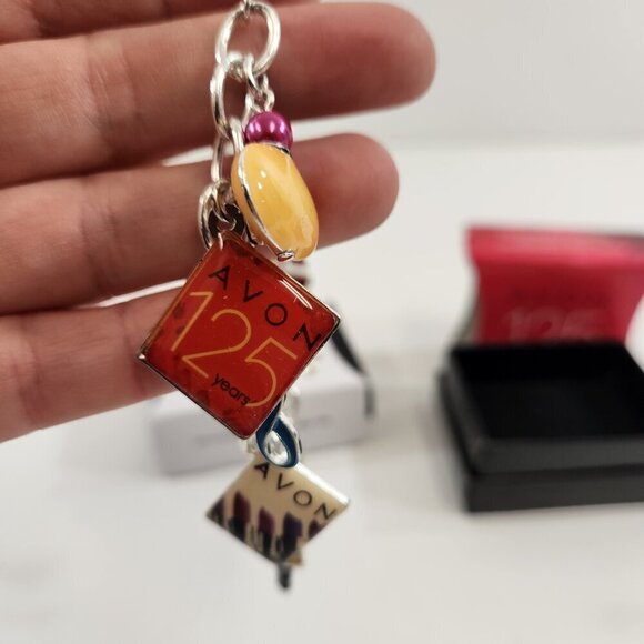 Avon Collectible Charm Bracelet & Pin Bundle 2014 2016 125th Anniversary NEW - Picture 5 of 8